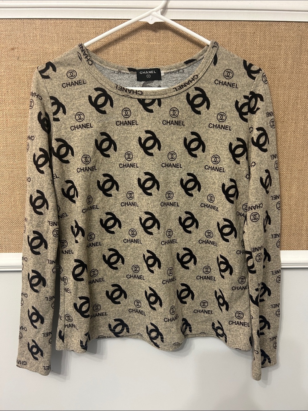 Source Unknown Beige Crewneck Sweater with Black Logo Print